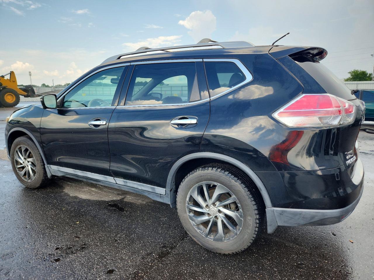 2015 Nissan Rogue S - Фото 2