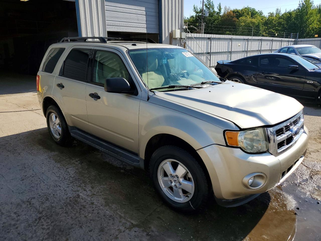 2010 Ford Escape Xlt - Фото 4