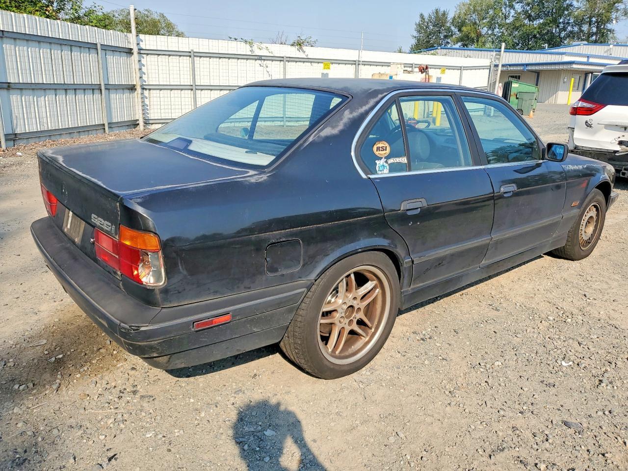 1995 BMW 525 I Automatic - Image 3