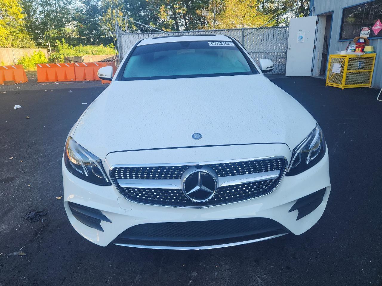 2017 Mercedes-Benz E 300 4Matic - Фото 5