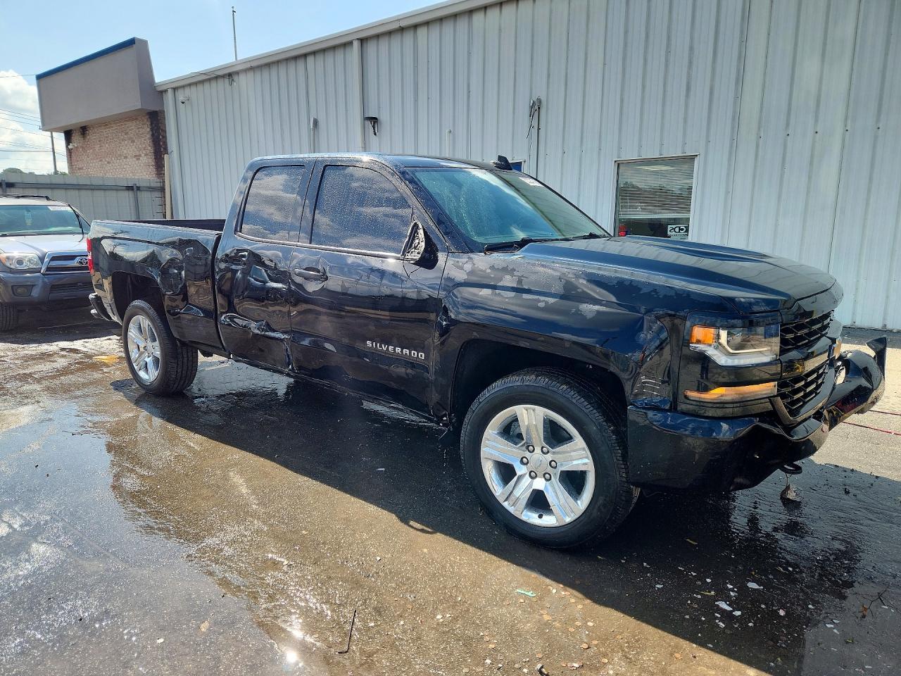 2018 Chevrolet Silverado C1500 Custom - Image 4