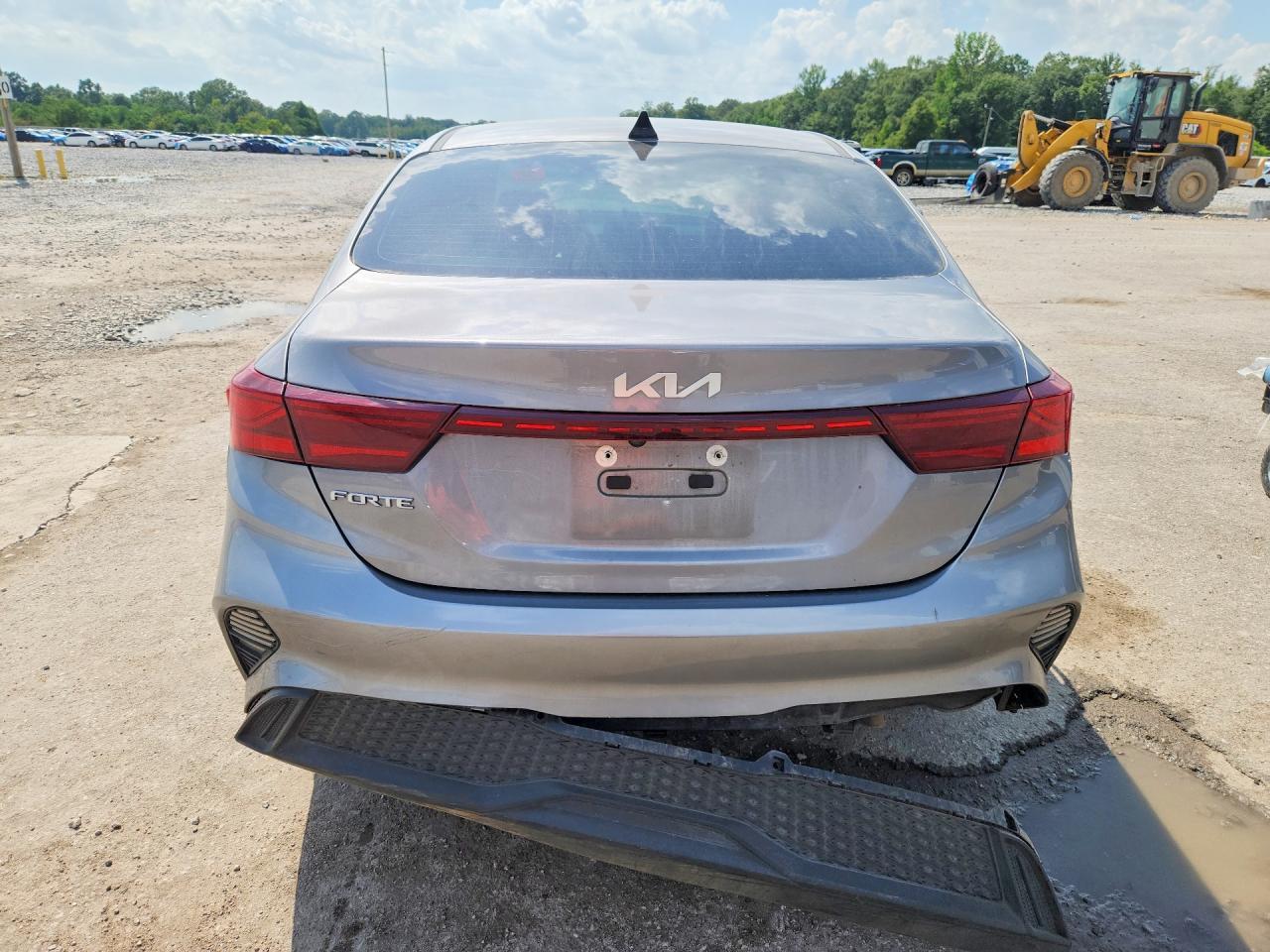 2024 Kia Forte Lxs - Image 6