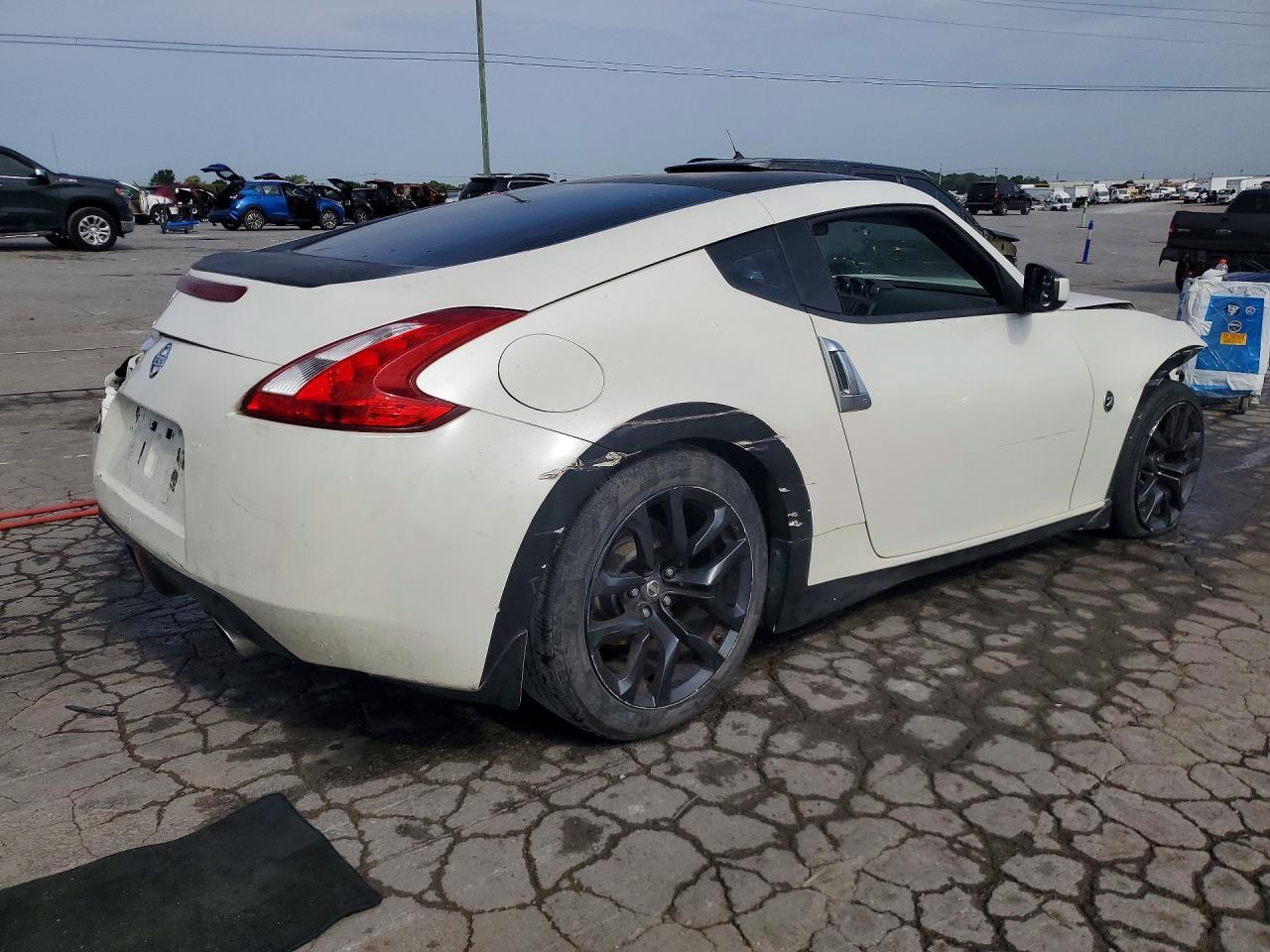 2017 Nissan 370Z Base - Фото 3