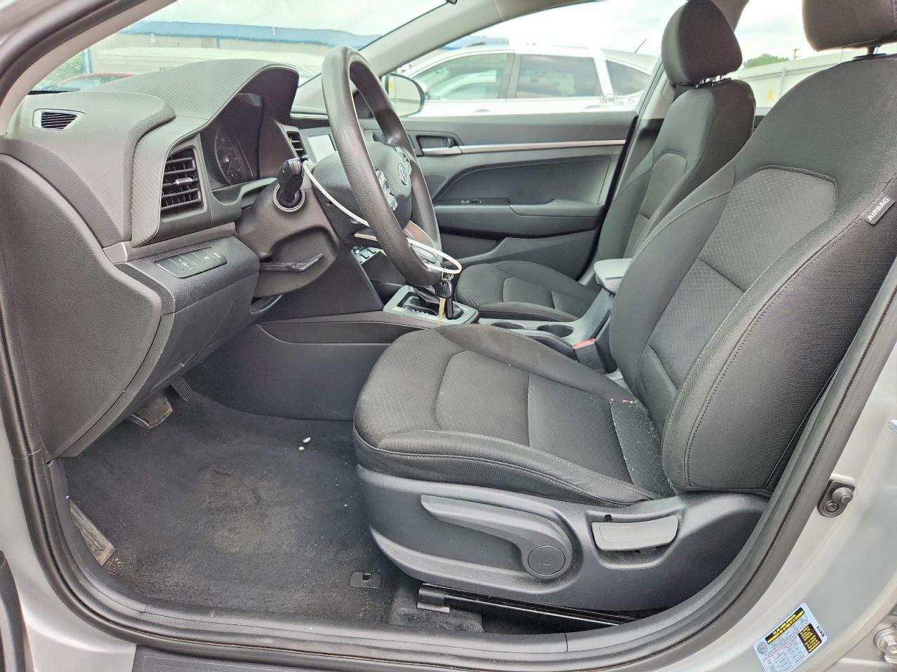 2020 Hyundai Elantra Se - Image 7