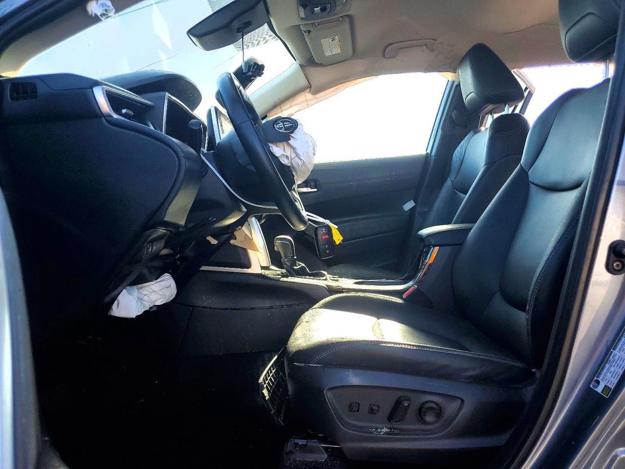 2022 Toyota Corolla Cross Xle - Image 7