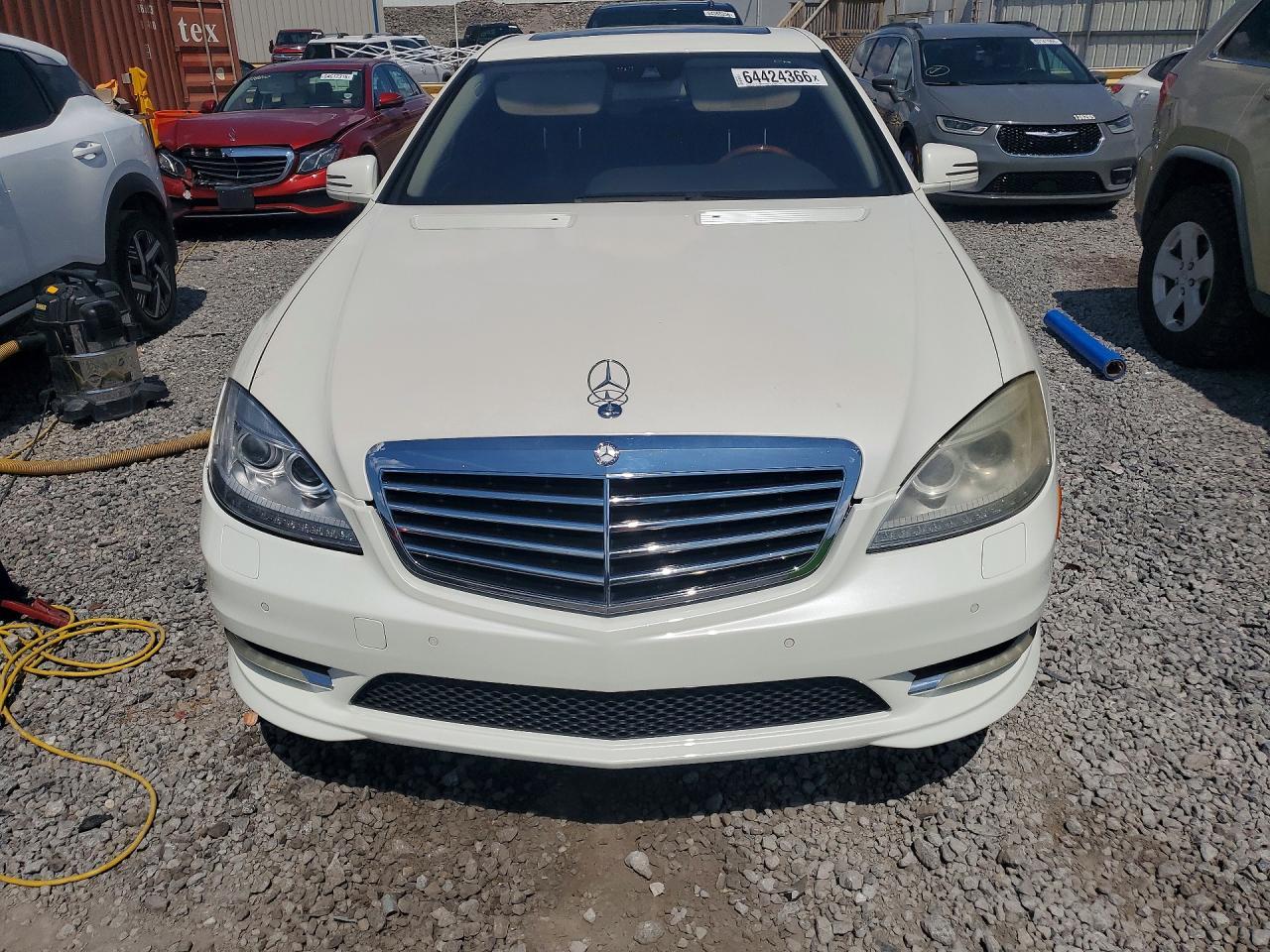 2010 Mercedes-Benz S 550 4Matic - Image 5