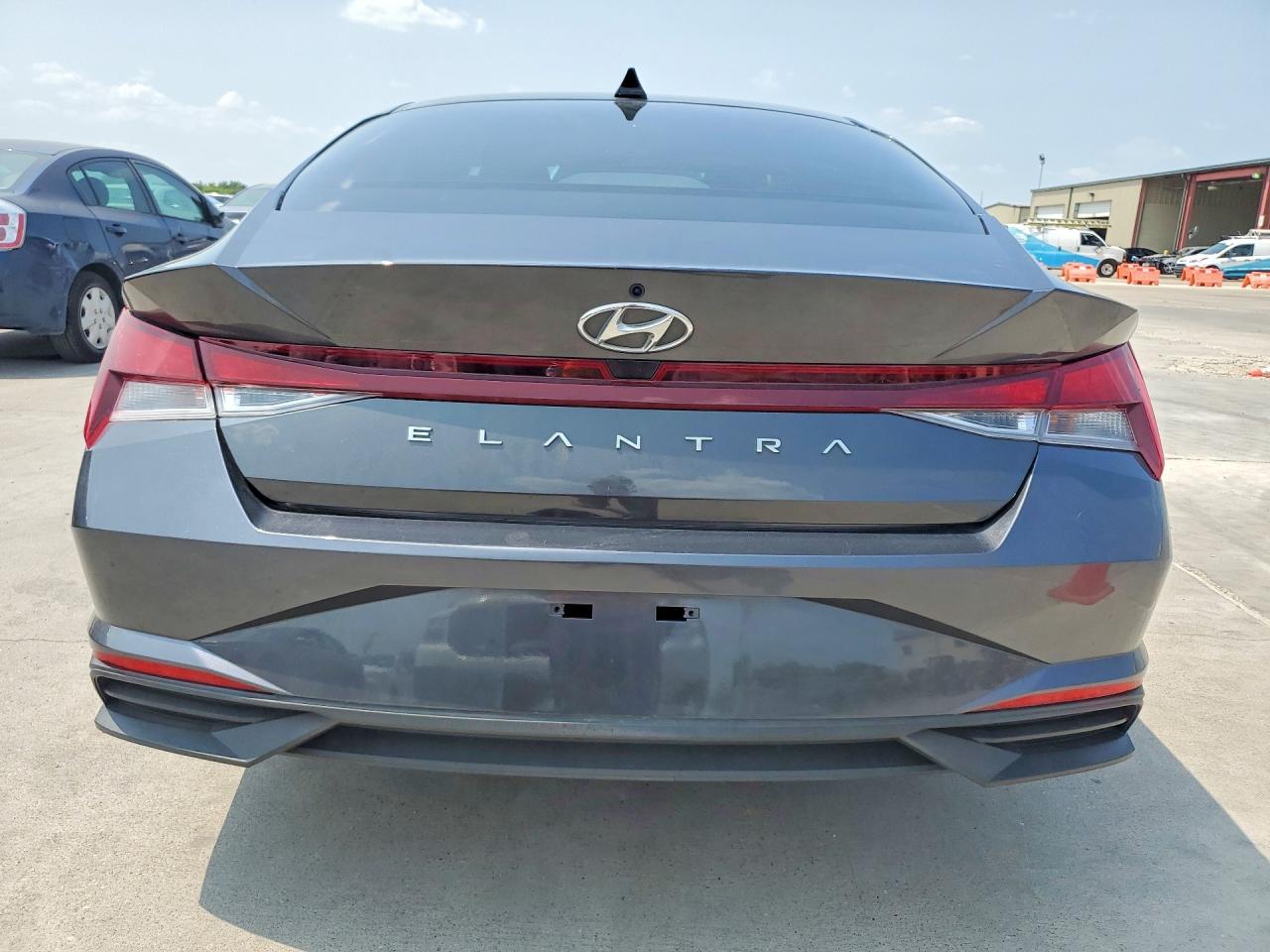 2022 Hyundai Elantra Se - Фото 6