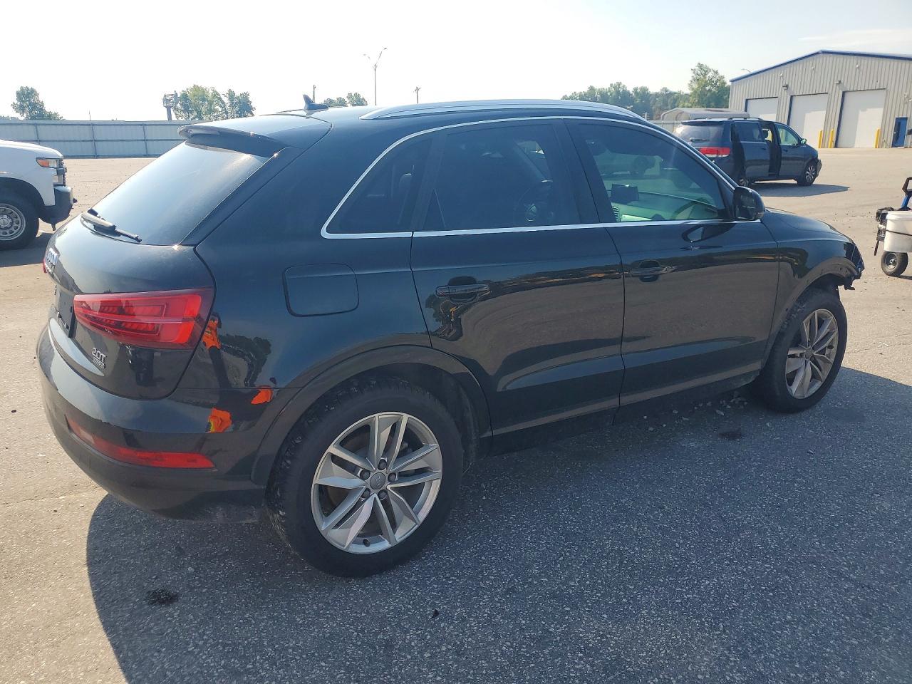 2016 Audi Q3 Premium Plus - Фото 3
