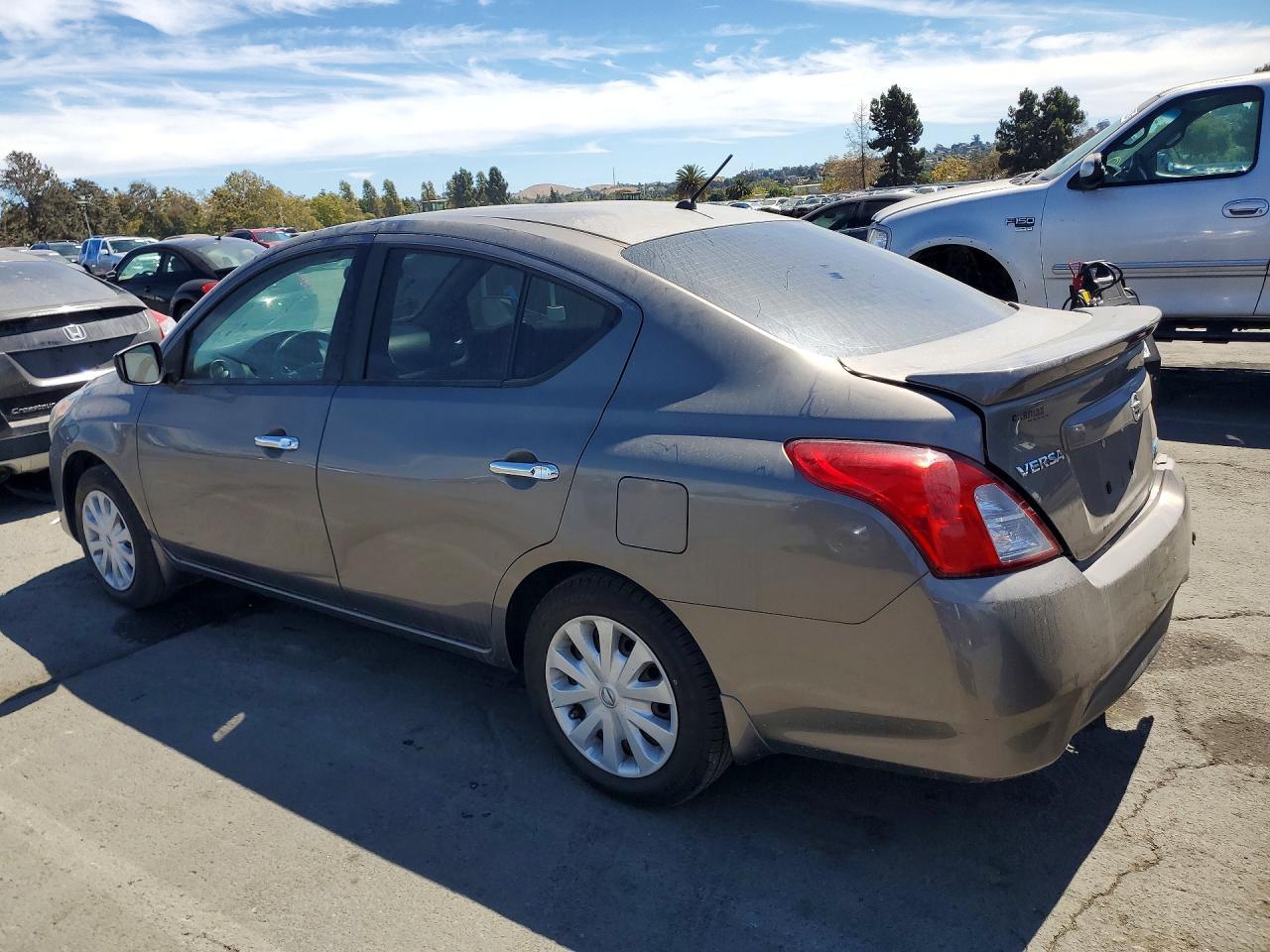 2016 Nissan Versa 1.6 Sv - Фото 2