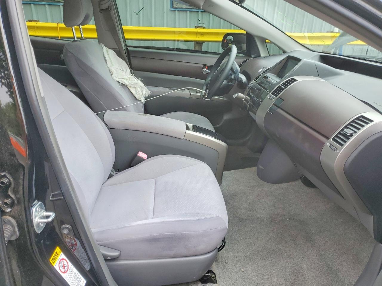 2004 Toyota Prius Base - Image 7