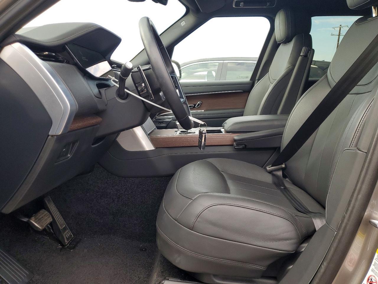 2025 Land Rover Range Rover Se - Image 7