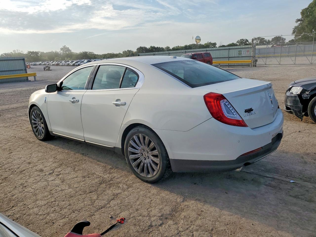 2013 Lincoln Mks - Image 2