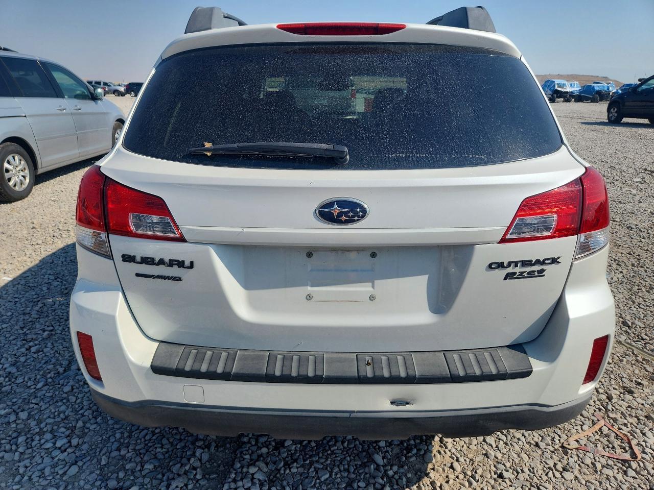 2010 Subaru Outback - Image 6