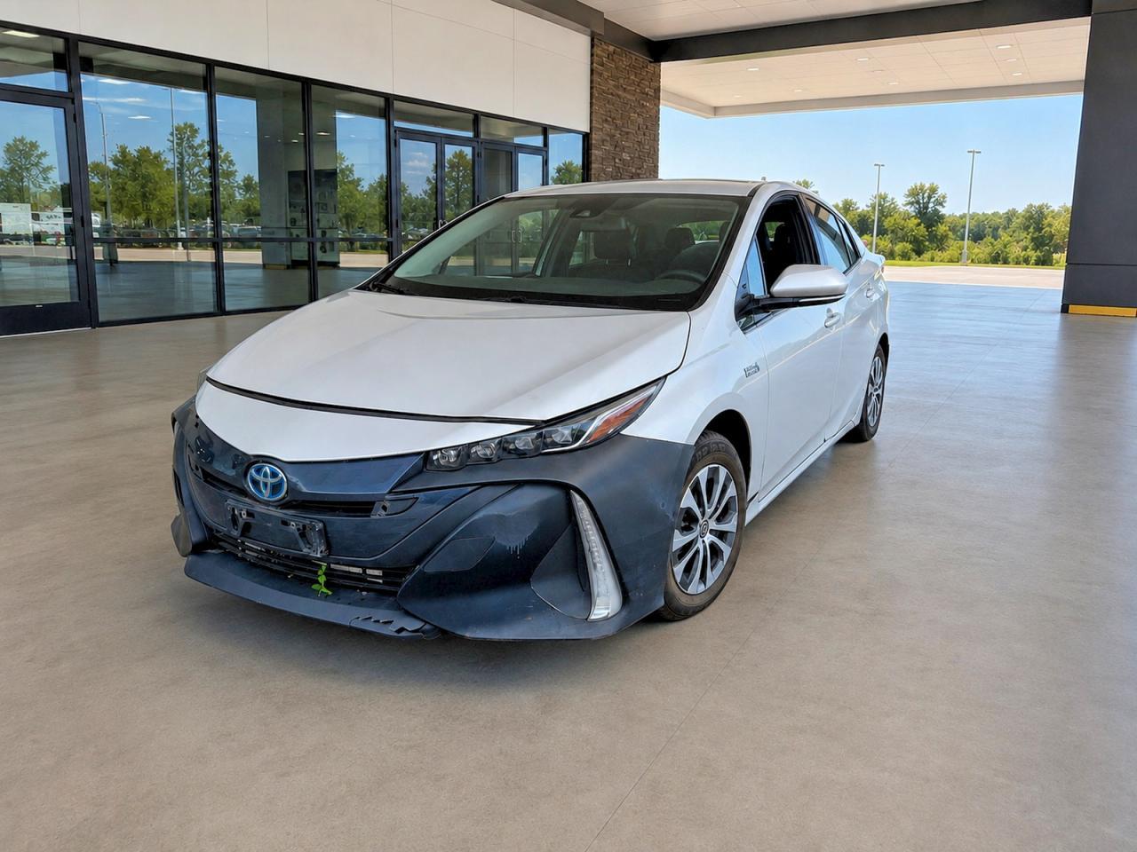 2020 Toyota Prius Prime Le - Image 2