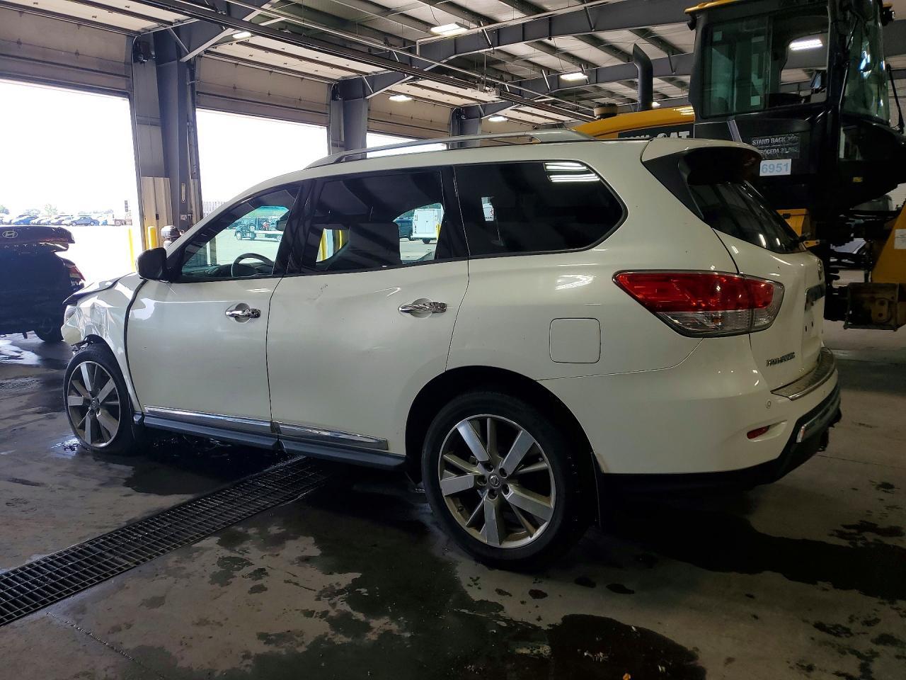 2014 Nissan Pathfinder S - Фото 2