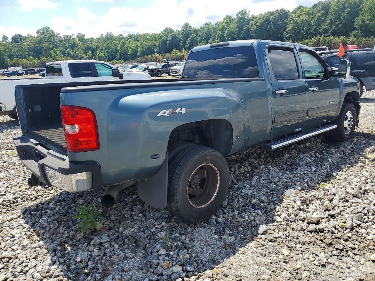 2011 Chevrolet Silverado K3500 Ltz - Image 3