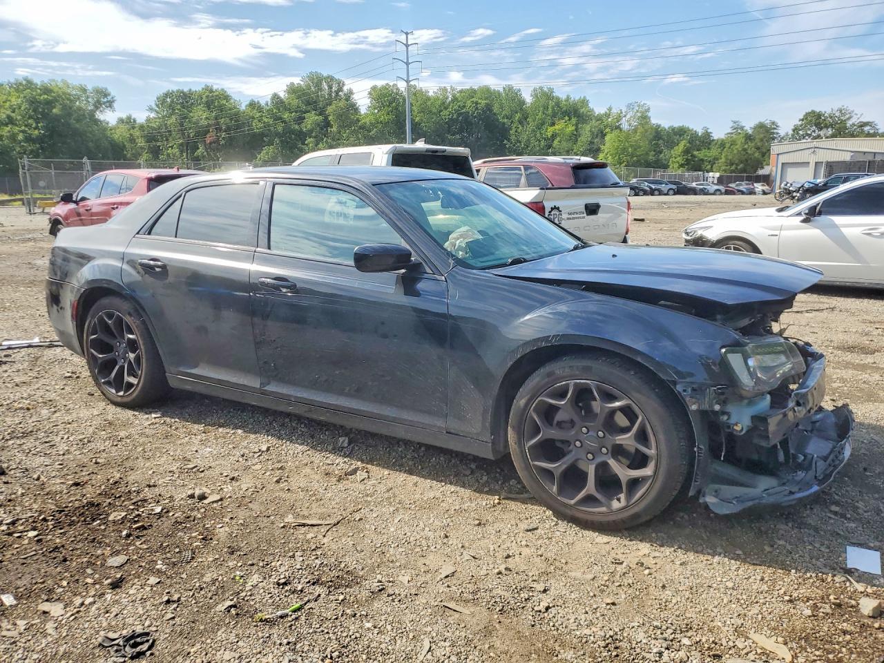2019 Chrysler 300 S - Фото 4