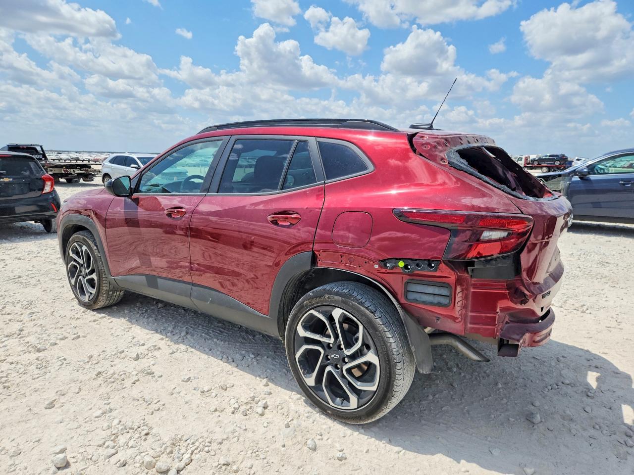 2025 Chevrolet Trax 2Rs - Image 2