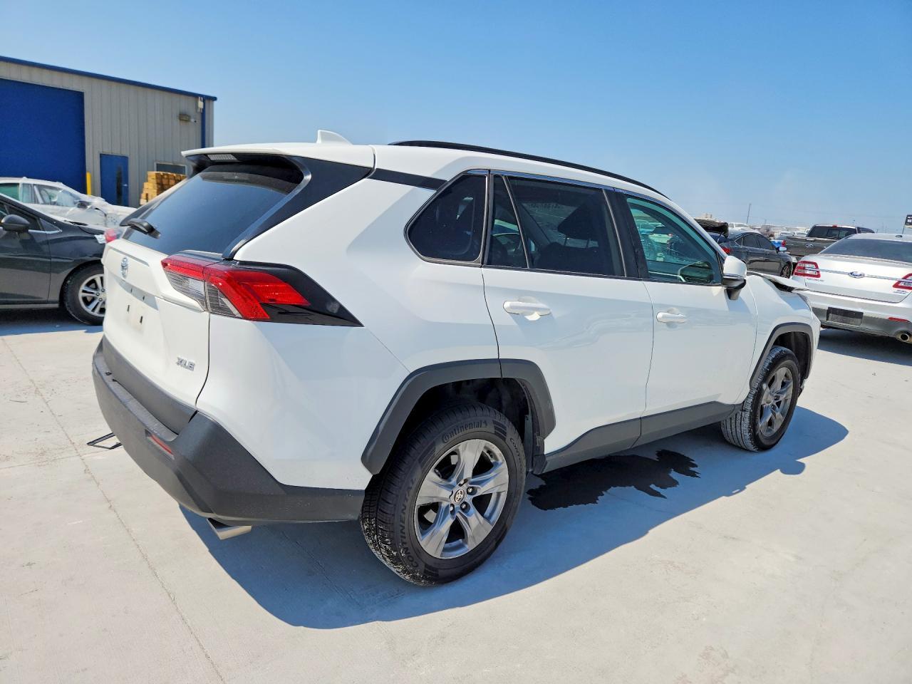 2023 Toyota Rav4 Xle - Фото 3