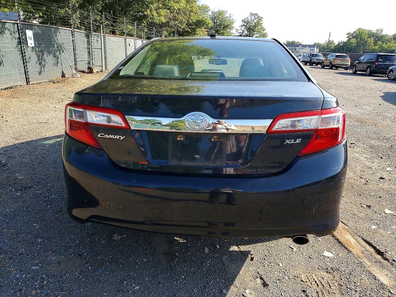 2014 Toyota Camry Xle - Image 6