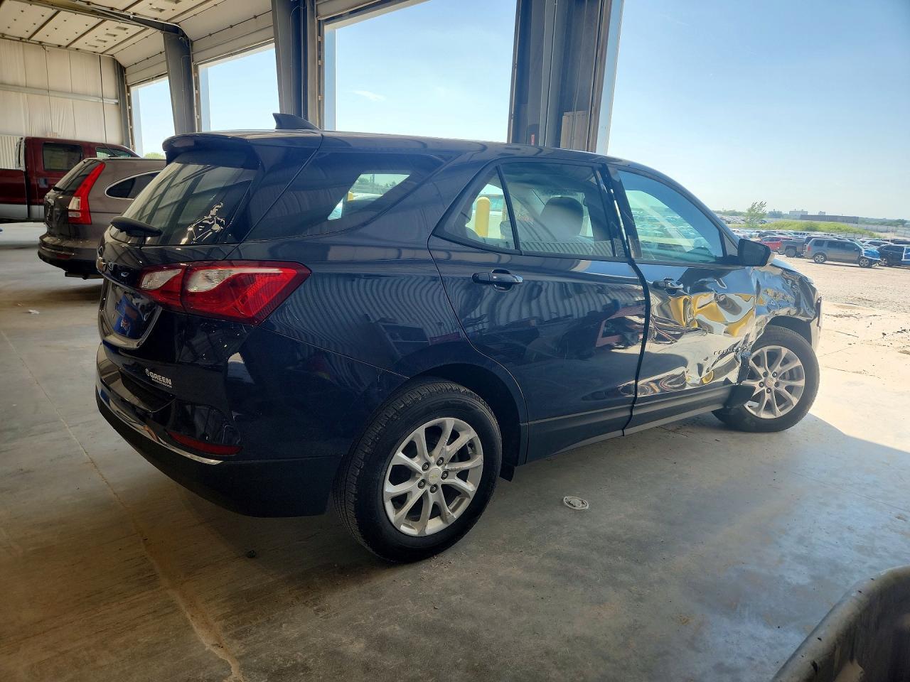 2018 Chevrolet Equinox Ls - Фото 3