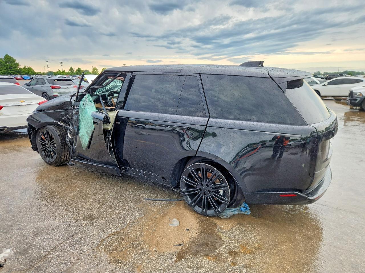 2026 Land Rover Range Rover Se - Image 2