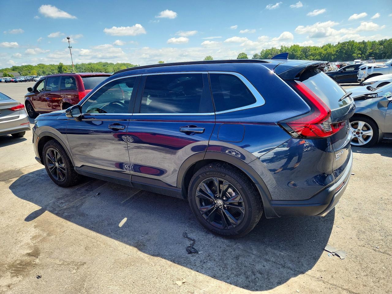 2025 Honda Cr-V Sport Touring - Image 2