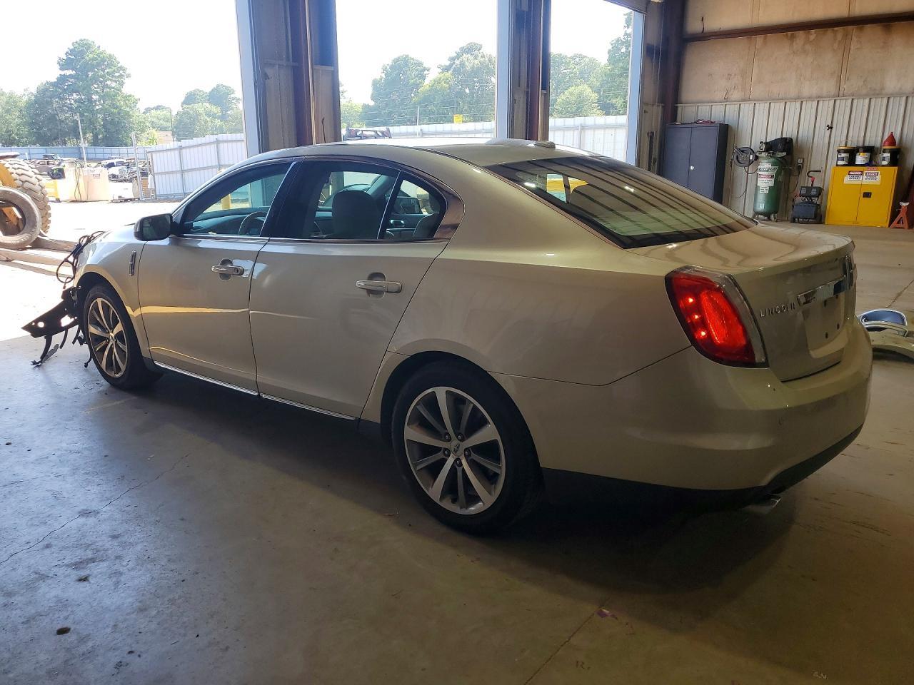 2011 Lincoln Mks - Image 2