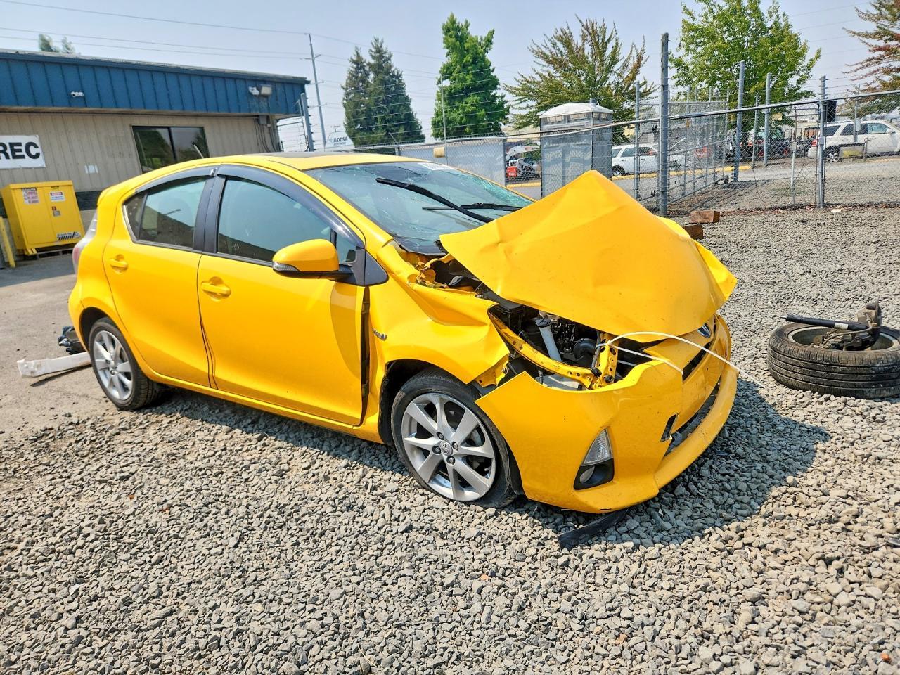 2014 Toyota Prius C Four - Image 4