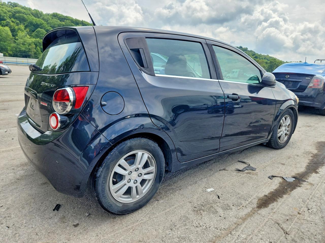 2014 Chevrolet Sonic Lt - Фото 3