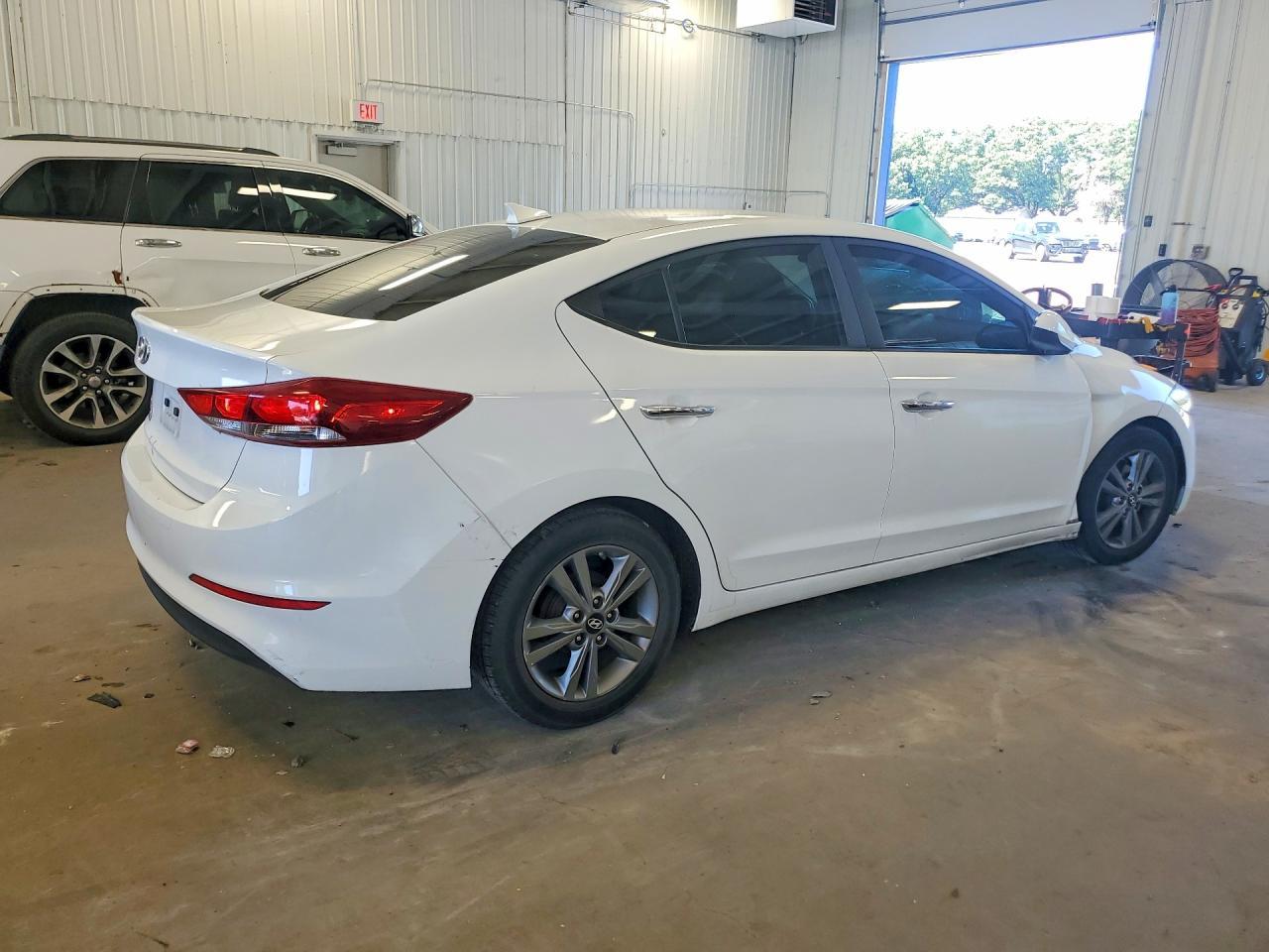 2017 Hyundai Elantra Se - Image 3