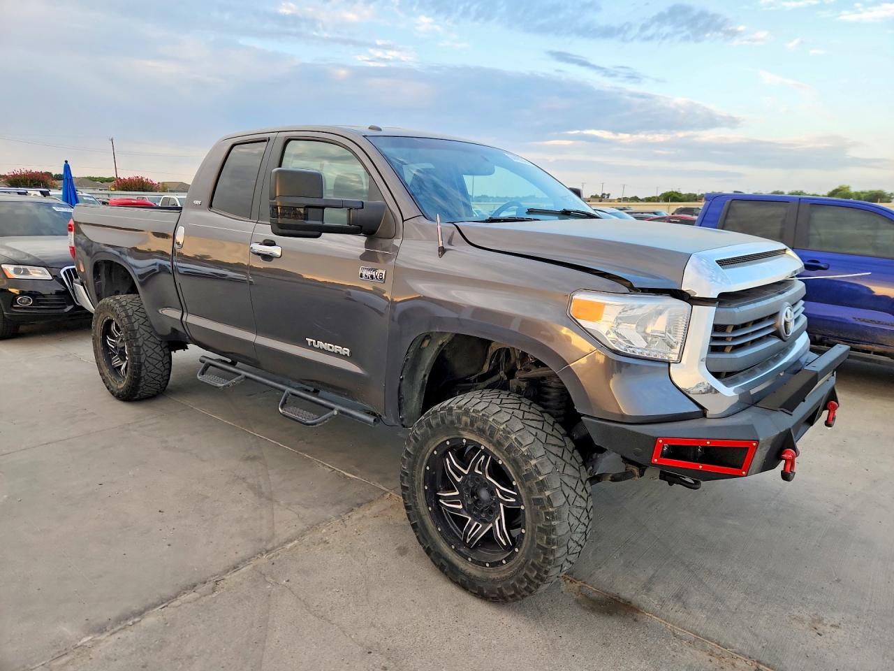 2015 Toyota Tundra Sr5 - Image 4