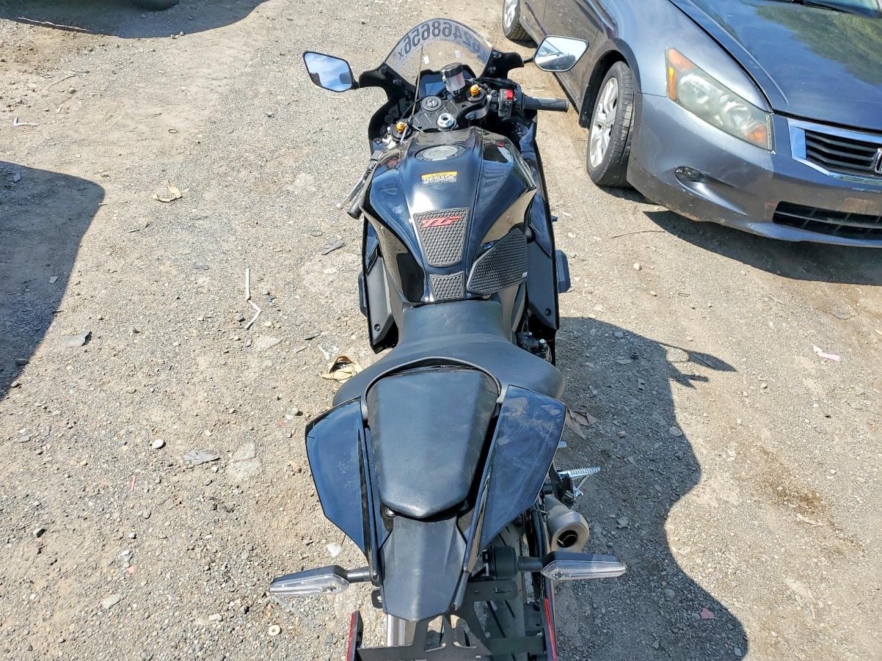 2025 Yamaha Yzfr7 - Фото 6