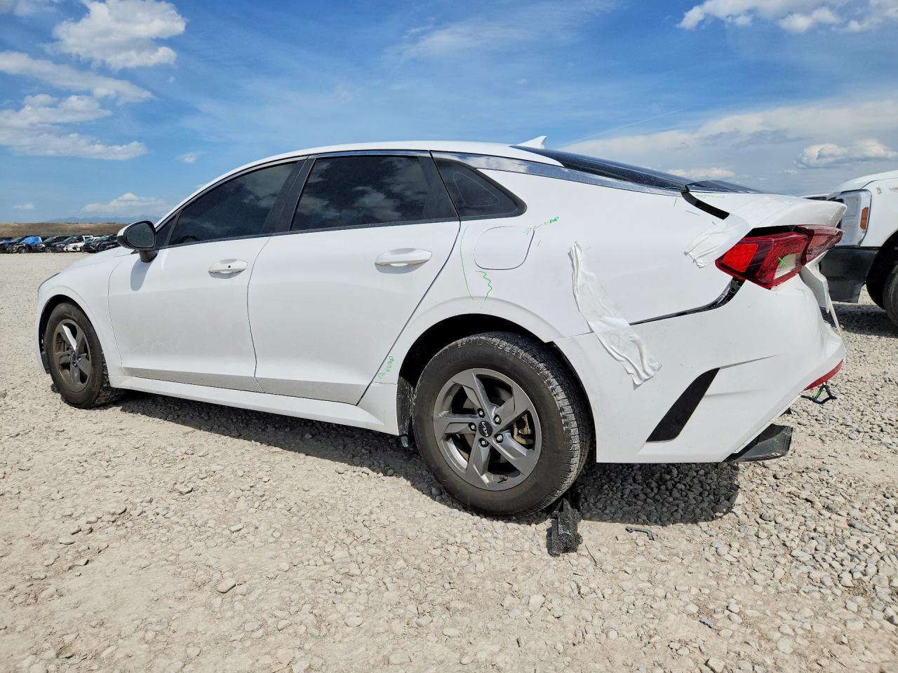 2023 Kia K5 - Image 2