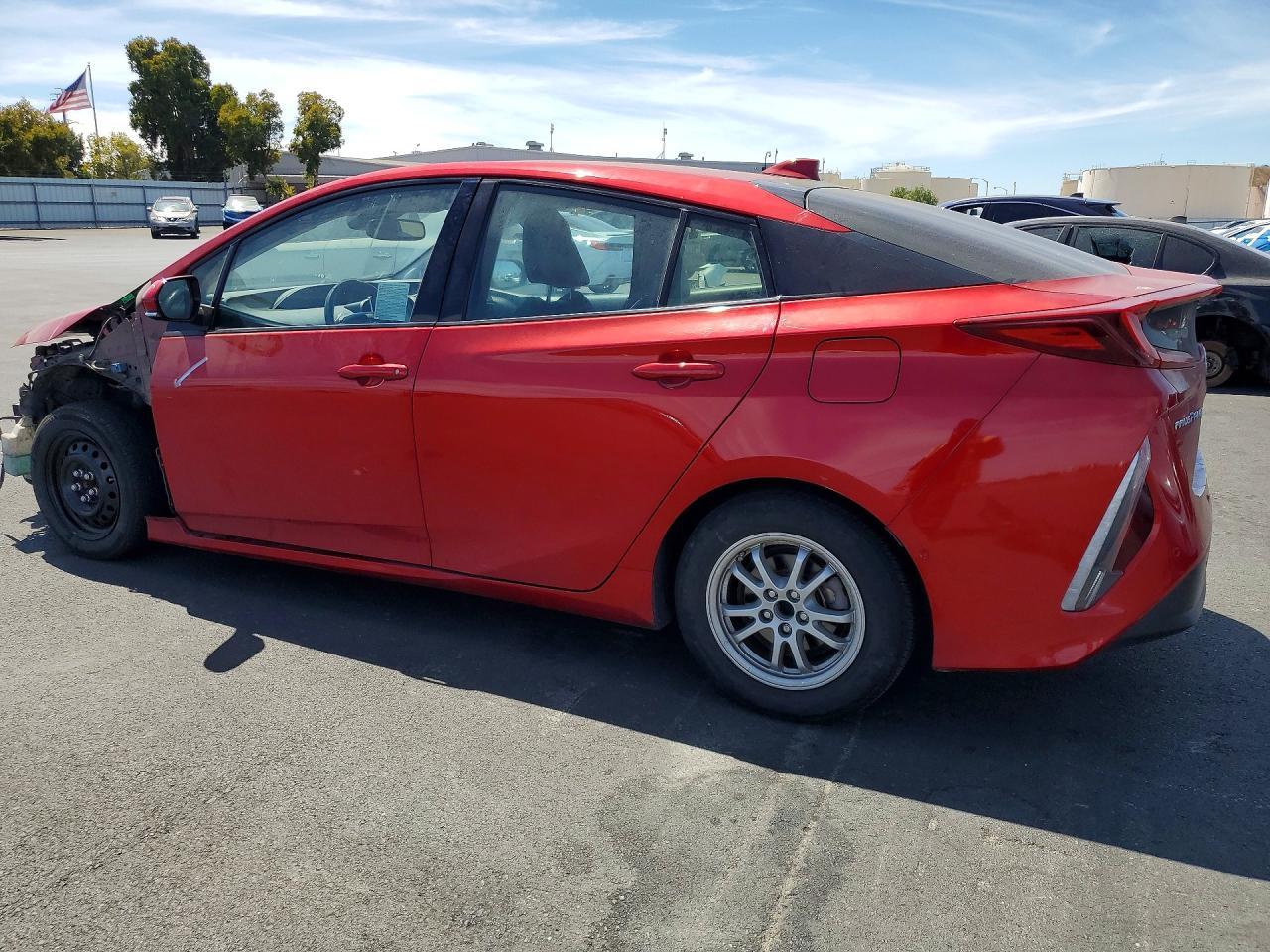 2017 Toyota Prius Prime Advanced - Фото 2