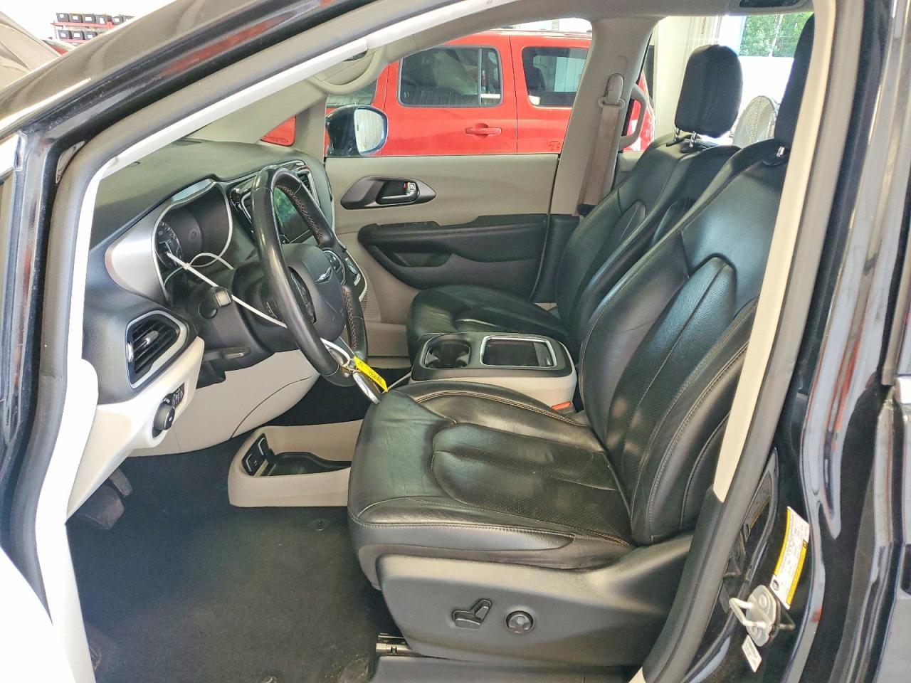 2020 Chrysler Pacifica Touring L Plus - Image 7