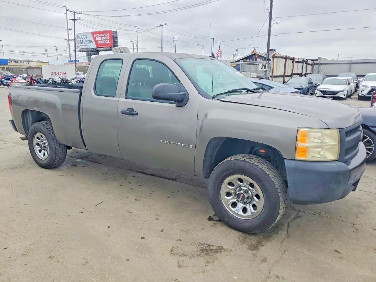 2008 Chevrolet Silverado C1500 - Image 4