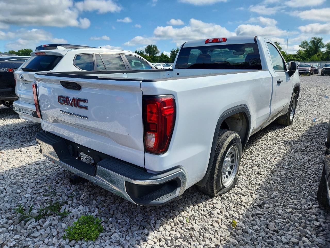 2022 GMC Sierra C1500 - Фото 3