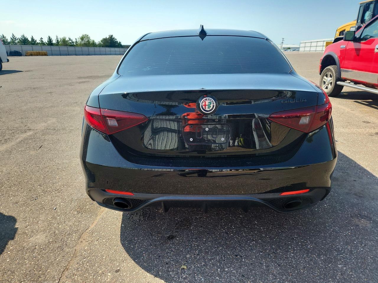 2020 Alfa Romeo Giulia Ti - Фото 6