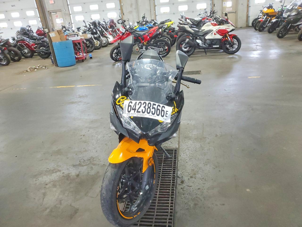 2018 Kawasaki Ex400 - Image 2