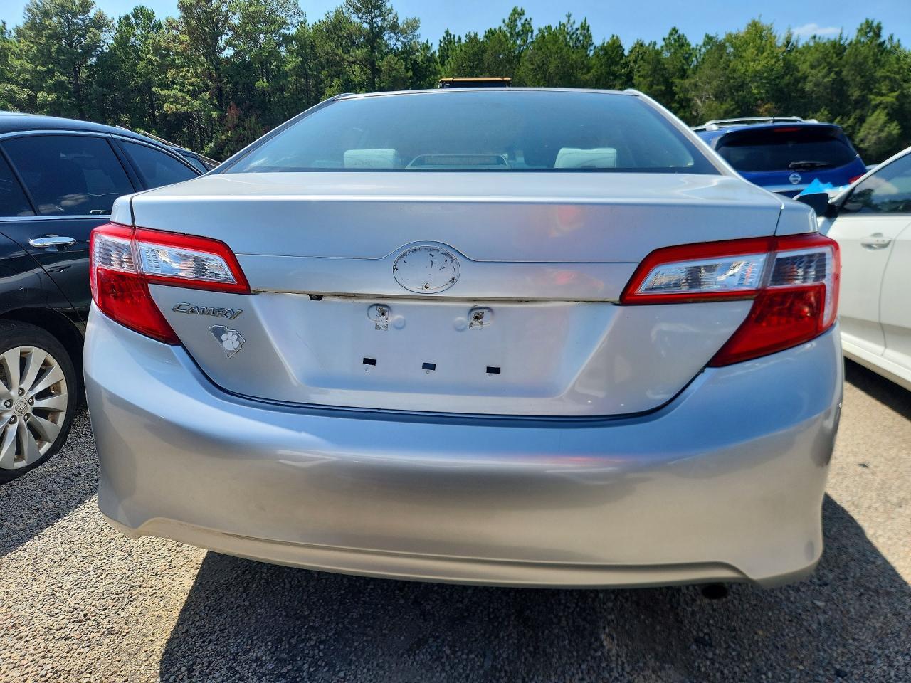 2014 Toyota Camry L - Фото 6