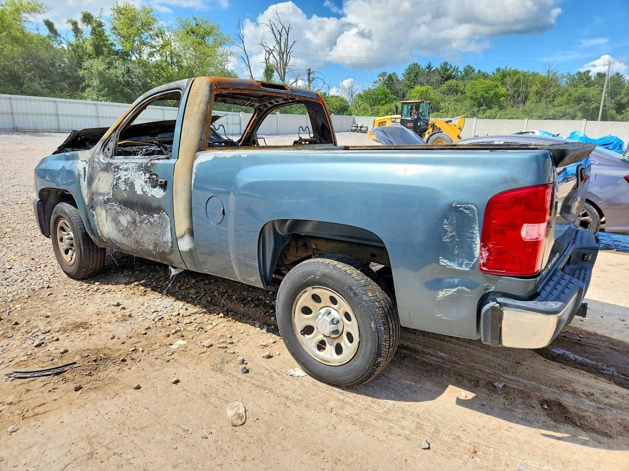 2007 Chevrolet Silverado C1500 - Image 2
