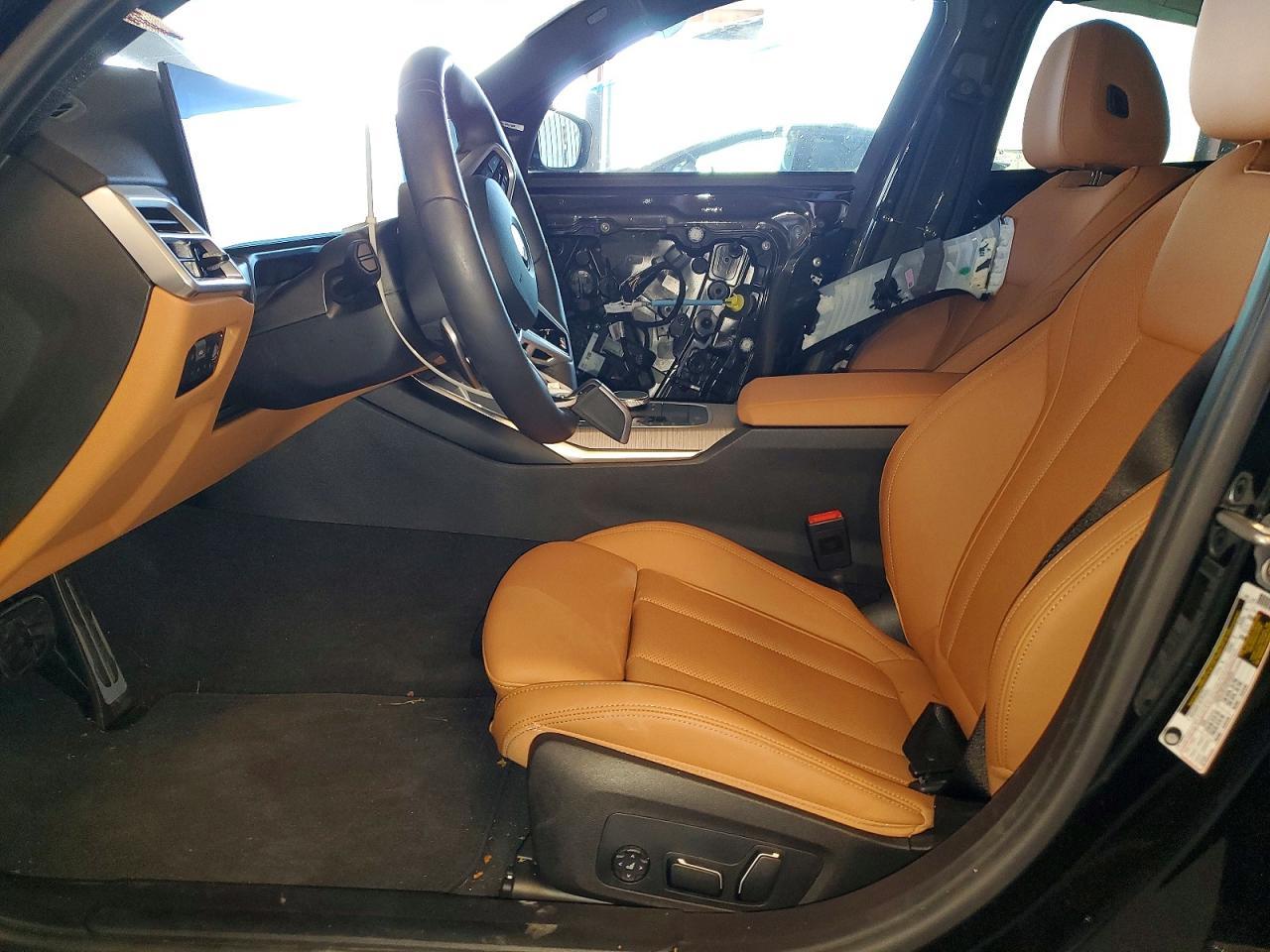 2026 BMW 330I - Фото 7