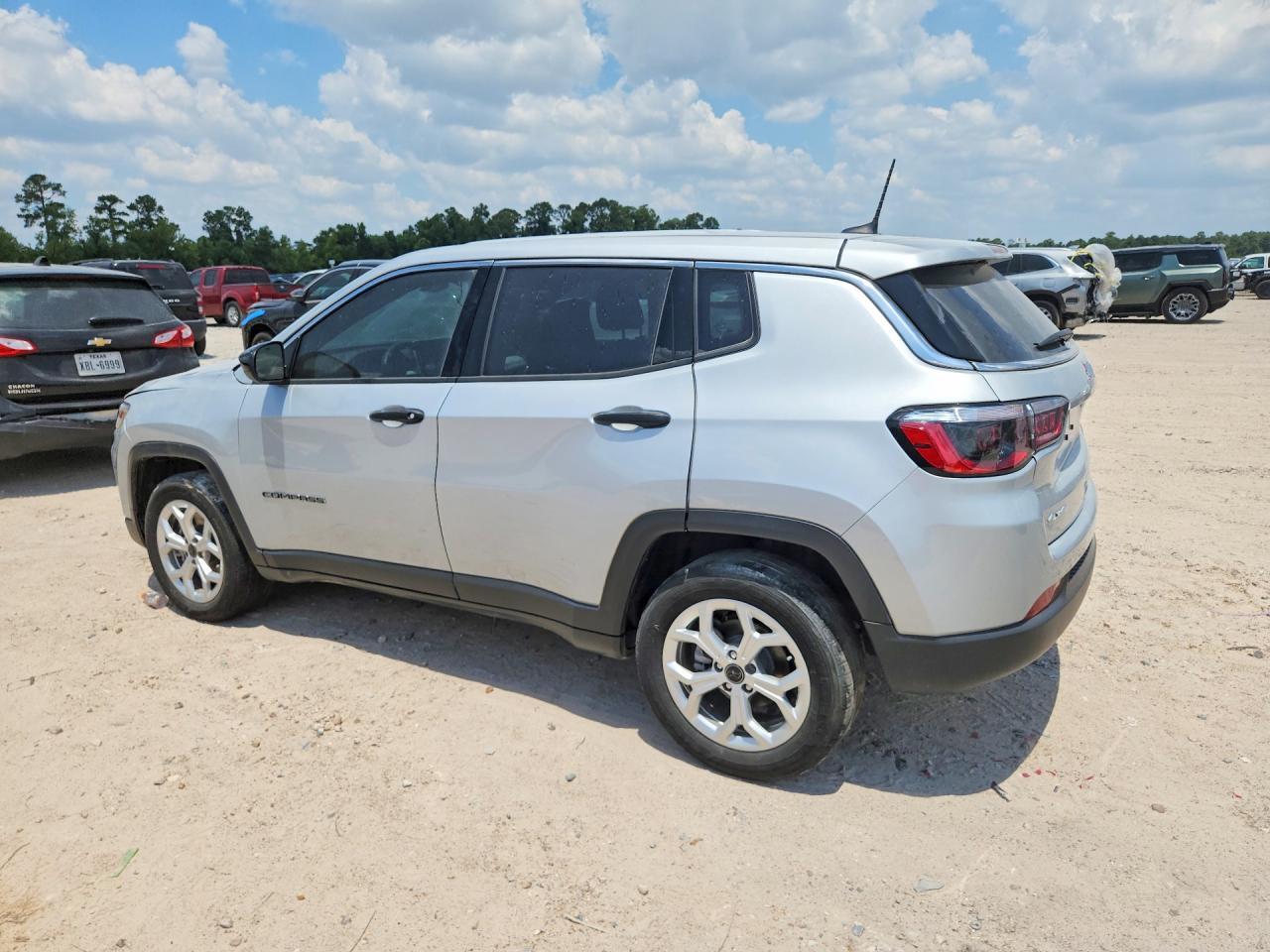 2025 Jeep Compass Sport - Фото 2