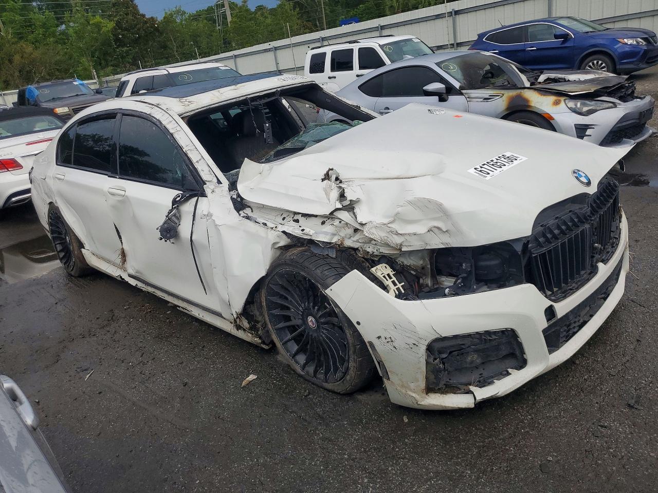 2022 BMW 750 Xi - Фото 4