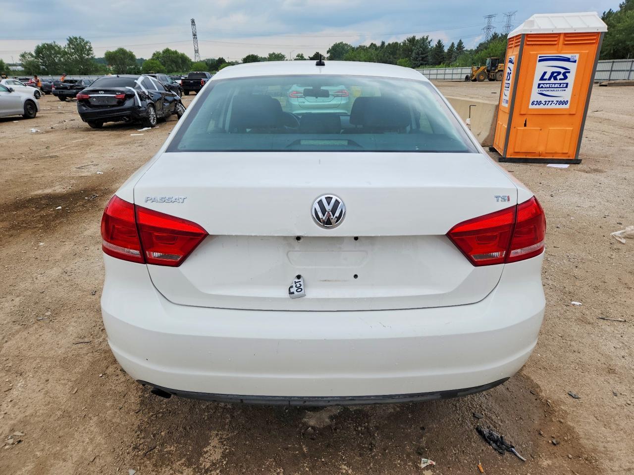 2014 Volkswagen Passat S - Фото 6