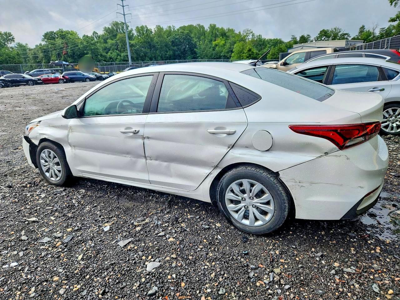 2019 Hyundai Accent Se - Фото 2