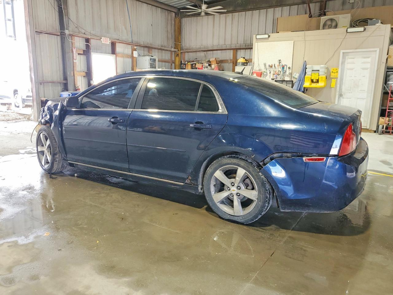 2011 Chevrolet Malibu 1Lt - Image 2
