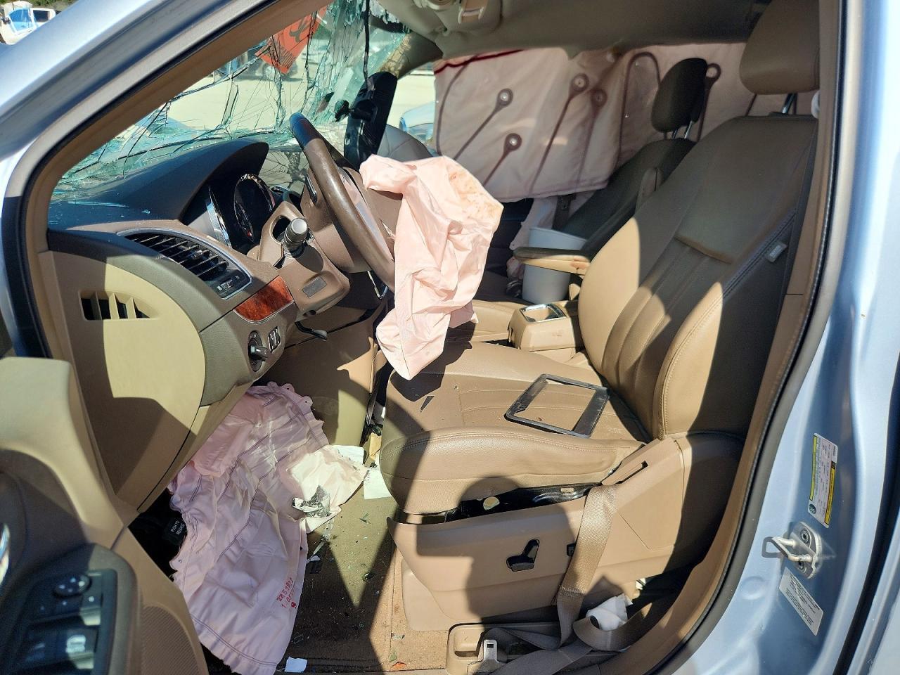 2012 Chrysler Town & Country Touring - Image 7