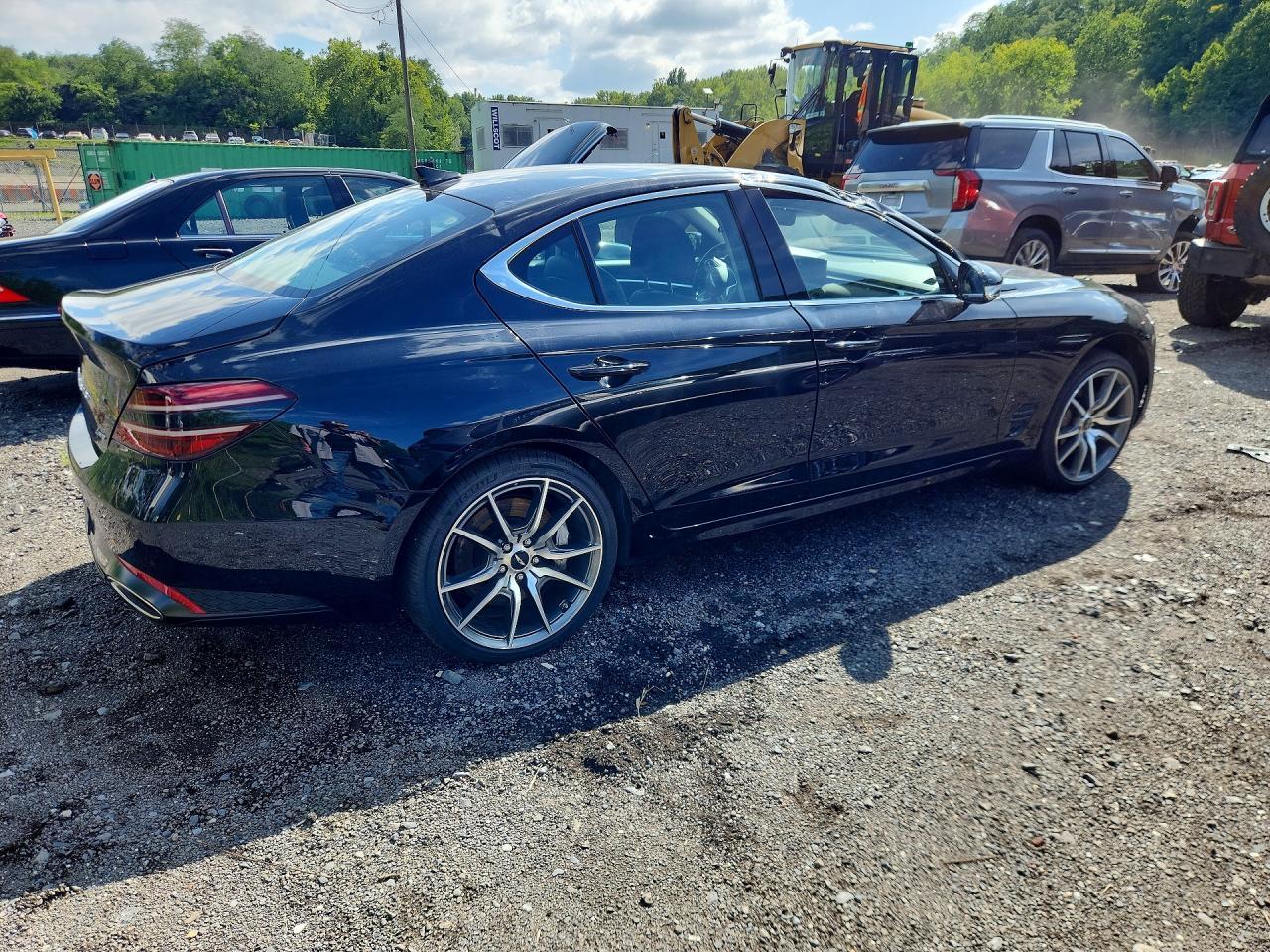 2026 Genesis G70 2.5T Standard - Image 3
